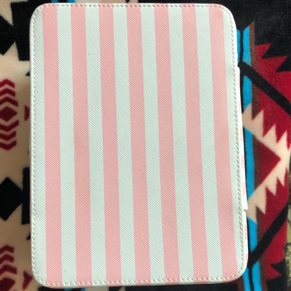 Cute little travel Box/bag - Picture 3 of 3